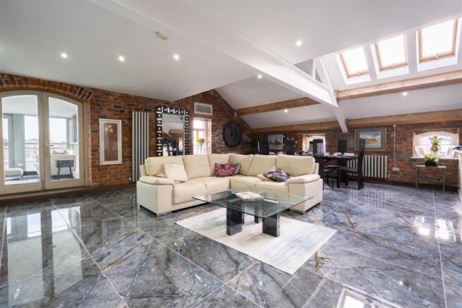 Living Room / Kitchen Diner