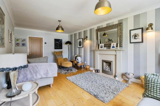 4 bed Detached for sale Image 10