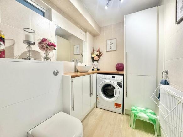 Cloakroom/wc