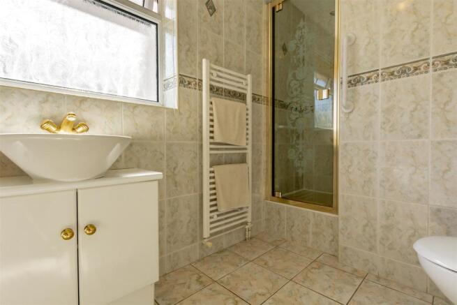 Bathroom_DSC5975-HDR copy.jpg