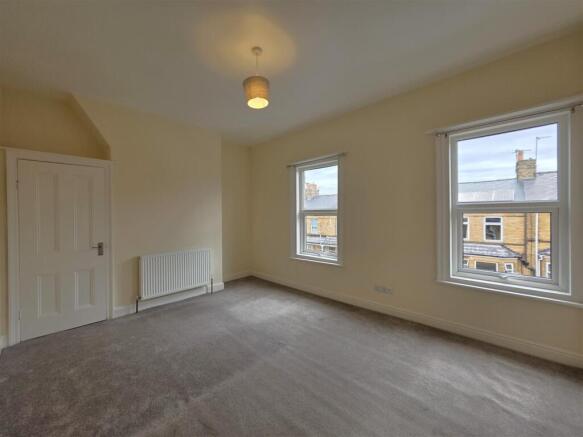 3 bed Terraced for sale Image 12