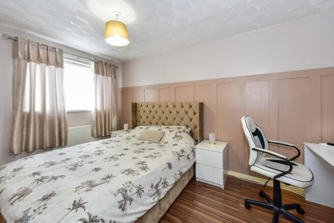 3 bed Terraced for sale Image 10