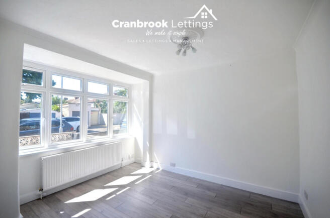 3 bed terraced house to rent Littlemoor Road, Ilf