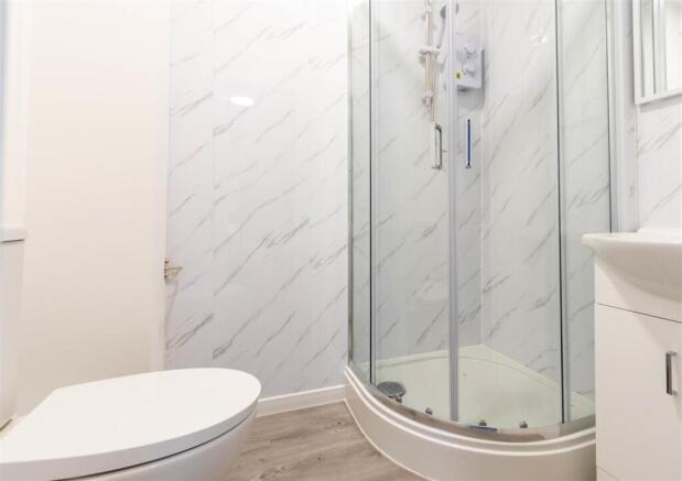 room 1- en-suite.jpg