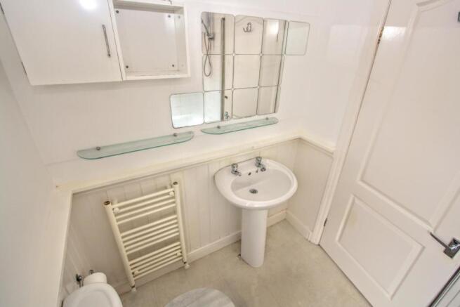 BATHROOM/W.C.