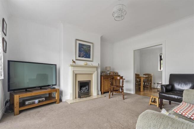 4 bed Semi-Detached for sale Image 4