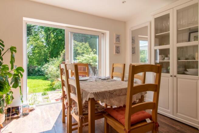 Kitchen/ Dining Room