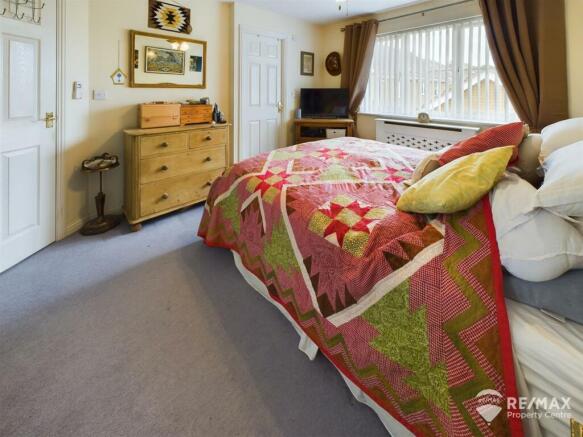 Bedroom 1 (2).jpg