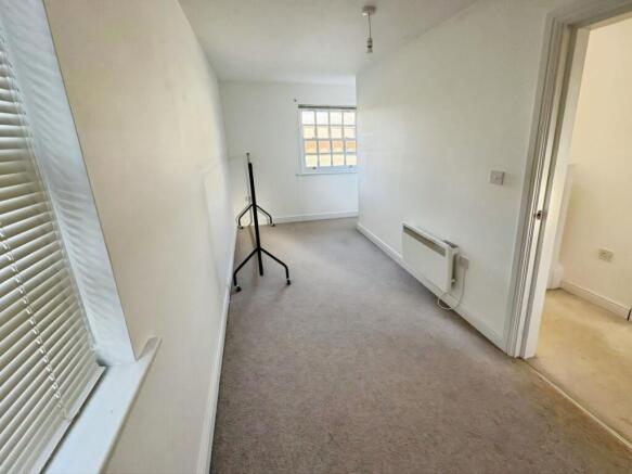 2 bed Flat for sale Image 9