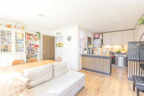 East Drive, Beaufort Park, Colindale, NW9