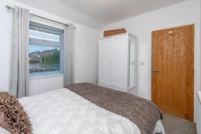 Bedrooms & Bathrooms