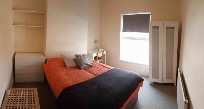 4 bed House to rent Image 7