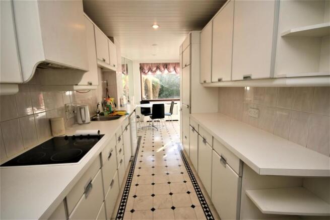 FITTED KITCHEN/DINER: PIC. 1