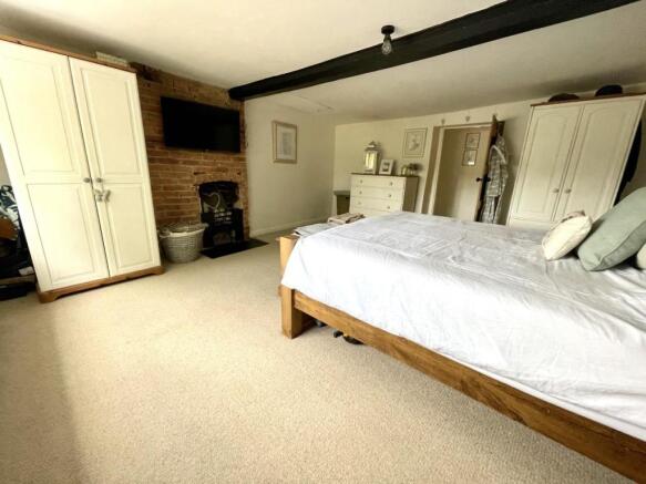 Bedroom 1.jpg