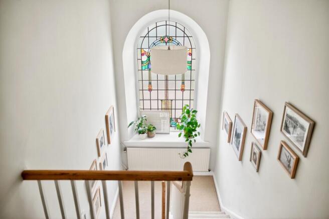 6 bed Detached for sale Image 8