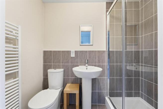 4 bed Detached for sale Image 10