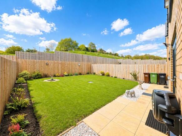 14 Foundry Rise - garden.jpeg