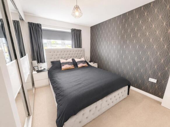 4 bed Detached for sale Image 11
