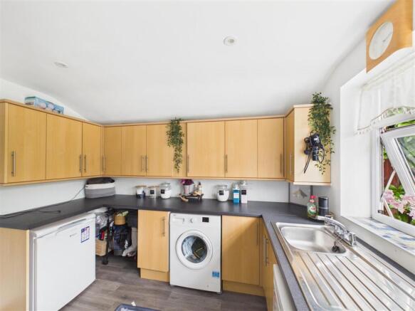 3 bed House for sale Image 12