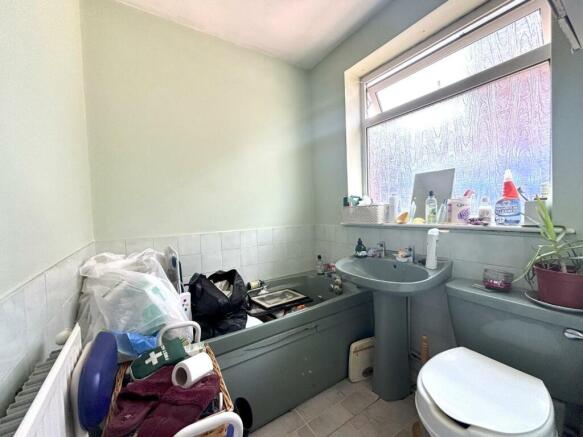 Bathroom.jpg