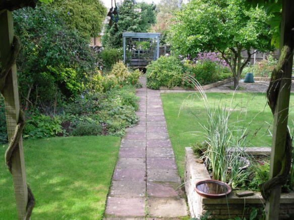 GARDEN ROOM VIEW