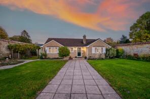 Old Court Bungalow, Henley Road, Misterton, Crewkerne TA18 8LS