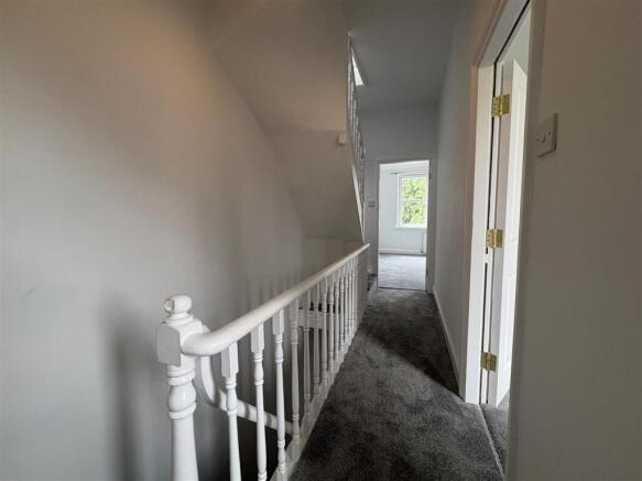 4 bed Terraced to rent Image 9