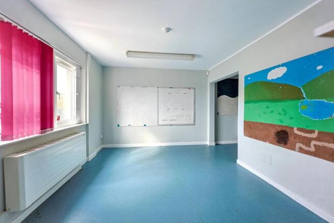25 Lon-Y-Parc, Caerau, Maesteg, Mid Glamorgan, CF34 0YE photo 3