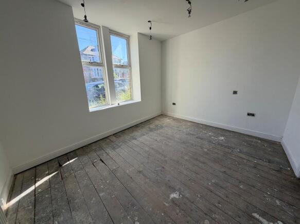 1 bed Ground Flat for sale Image 4