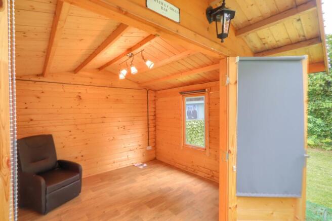 3 bed Semi-Detached for sale Image 11