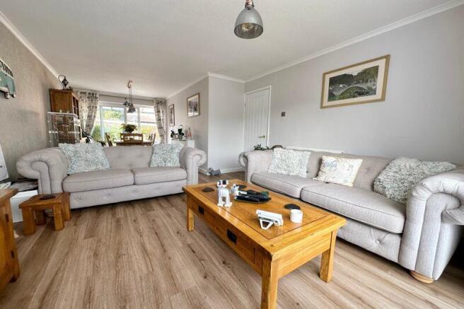 Lounge to Dining