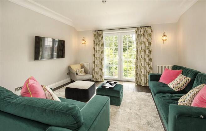 2 bed Apartment to rent Image 3