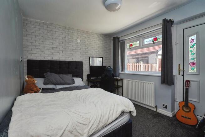 3 bed Semi-Detached for sale Image 9