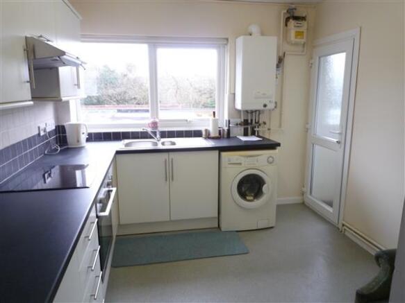 KITCHEN/BREAKFAST