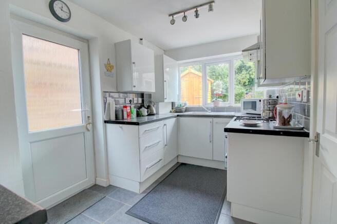 Kitchen (long view)