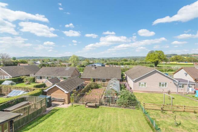 5 Park Avenue, Brecon-2.jpg