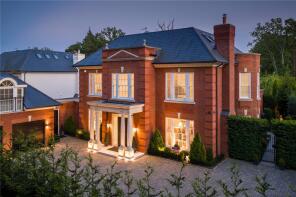 39 Kings Chase, Onslow Road, Hersham, Walton-on-thames KT12 5BA