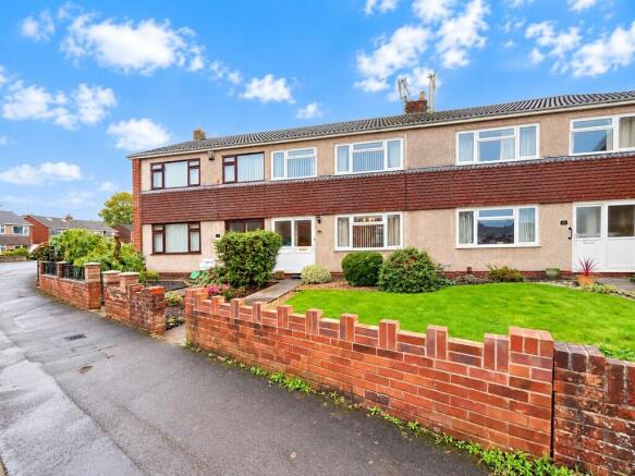 3-bed terraced on Highworth Crescent, Yate, £275,000
