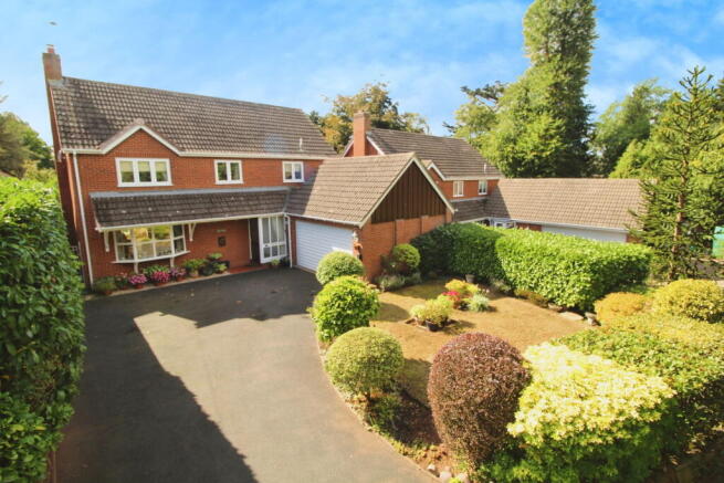 4-bed detached on Honeybrook Lane, Franche, Kidderminster, DY11 5QT, £510,000