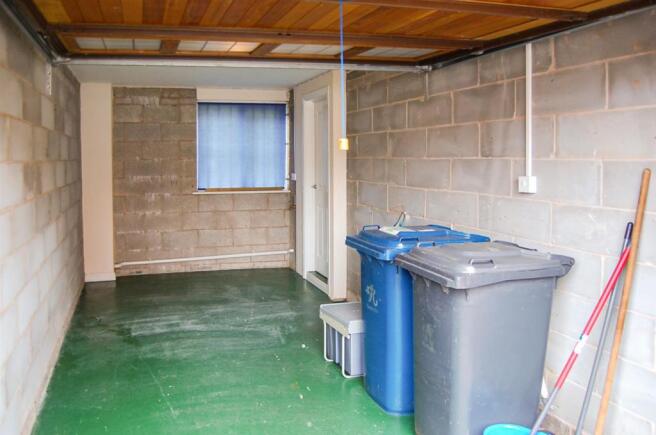 6 Goldrill close garage 08.05.17.jpg