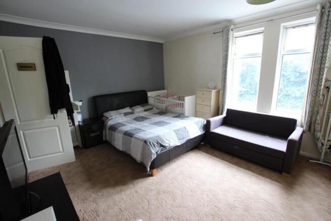bedroom1.jpg