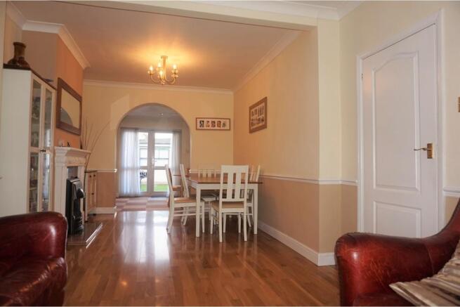 Lounge/Dining Room