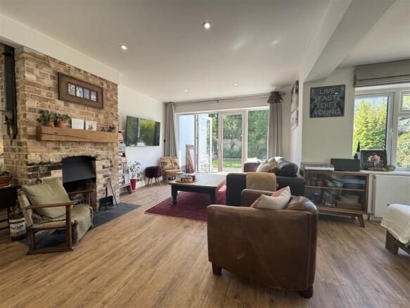 LIVING ROOM / DINING ROOM / KITCHEN
