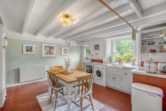 3 bed Semi-Detached for sale Image 7