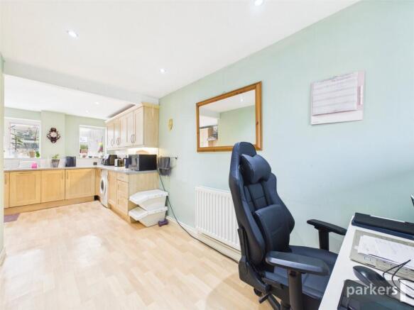 Rosedale Crescent, Earley, Reading, Berkshire, RG6 photo 4