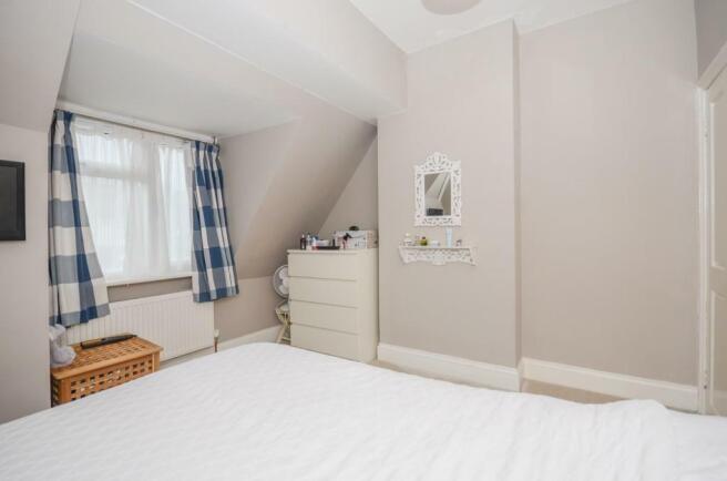 Bedroom 1 pic 2.jpg