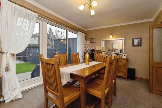 4 bed Semi-Detached for sale Image 6
