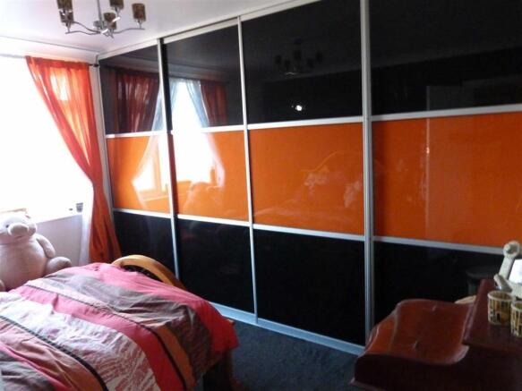 Additional bedroom t