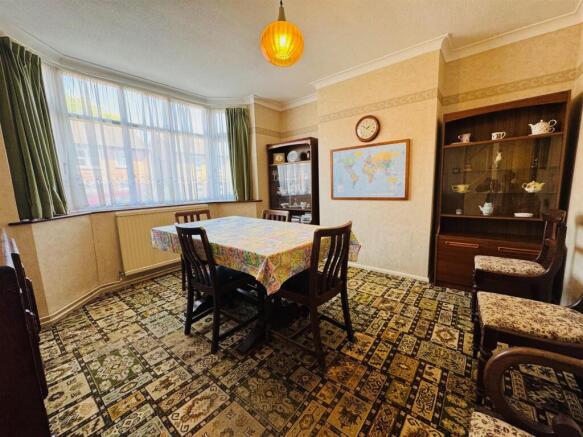 DINING ROOM: