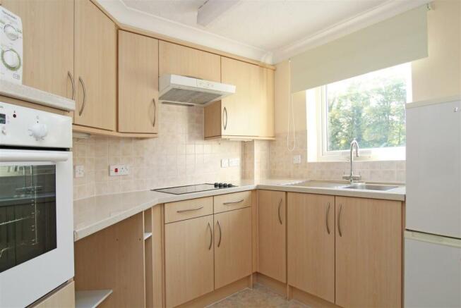 39BC - Kitchen 1.jpg